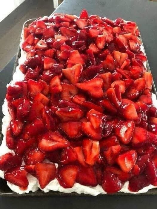🍓 Fresh Strawberry Delight Cake 554983037_2244983119354869_8276882490567254979_n