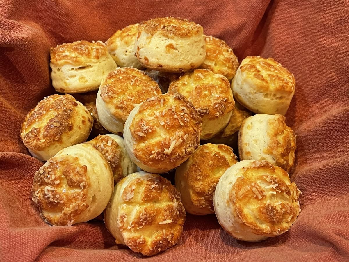 Hungarian Cheese Biscuits (Pogácsa) 🇭🇺 5c08ac7170251a93b73f6900197f5717