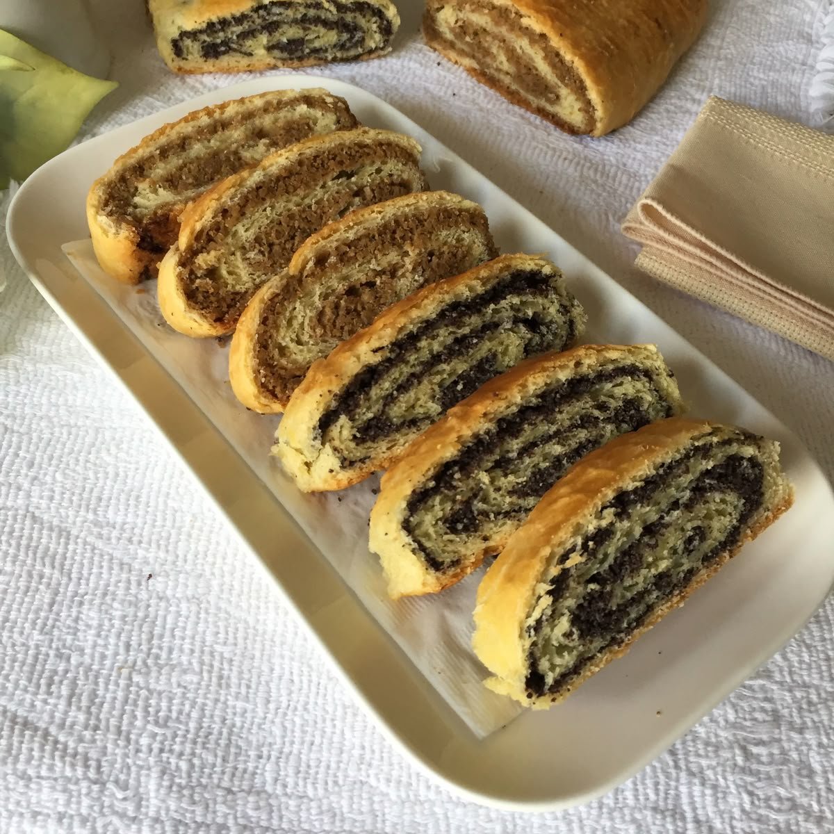 Hungarian Walnut and Poppy Seed Rolls (Diós és Mákos Kalács)🇭🇺 42f191ab181936dc4412be03542ae1f5 (1)