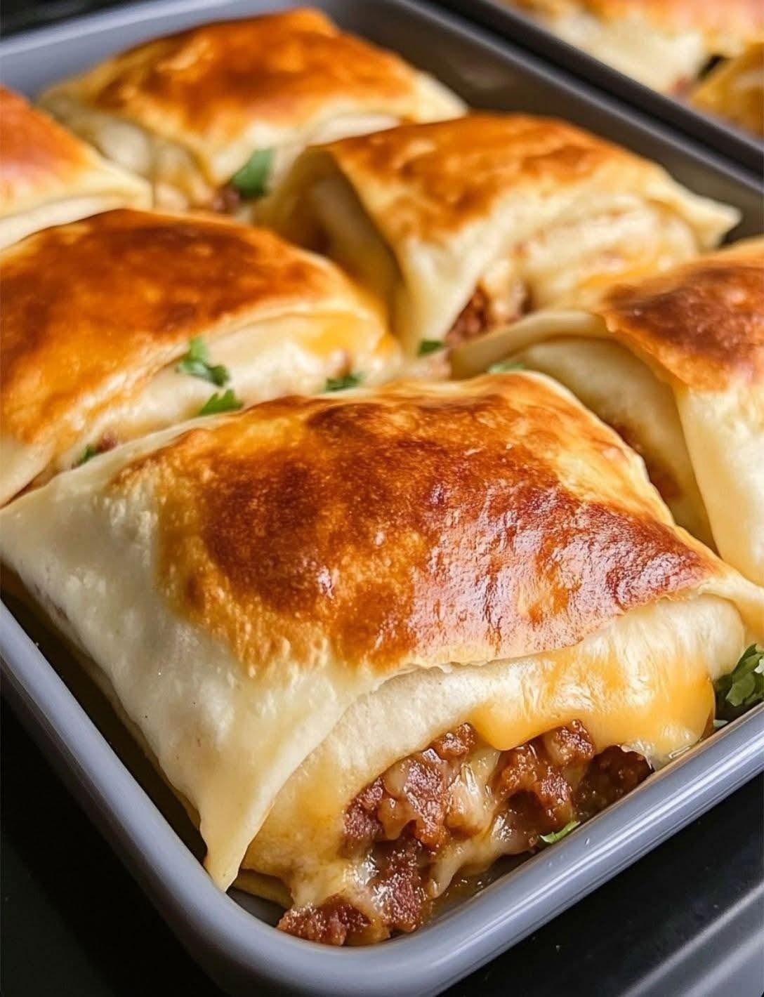 Cheesy Baked Beef Tortilla Pockets 578455306_1562306421609878_8443282109013997117_n