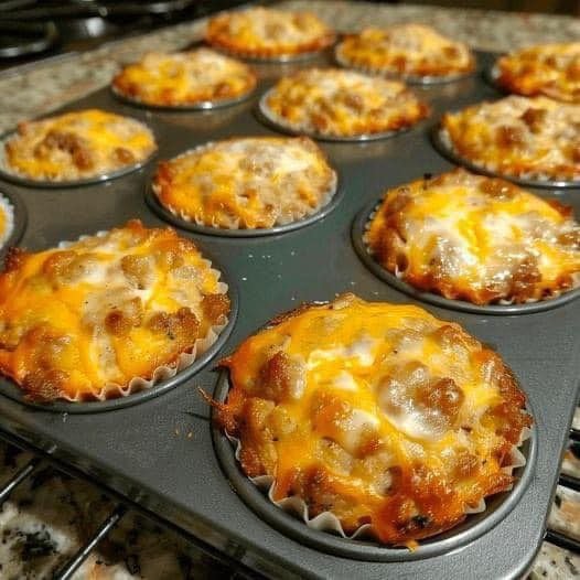 Sausage Muffins with Bisquick Recipe 578651805_2104482170358428_8952371790587579204_n