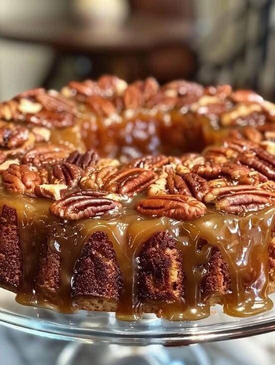 🍰 Pecan Upside Down Cake 🥜 586278562_3091838437872473_4883166810076503117_n