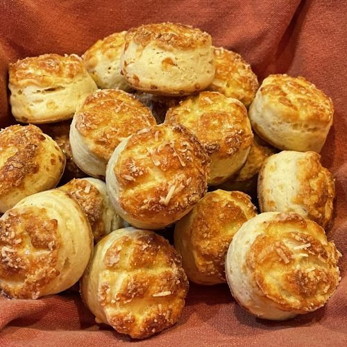 Hungarian Cheese Biscuits (Pogácsa)đź‡đź‡ş 6da83babf31586e219ff7b694d1570cc