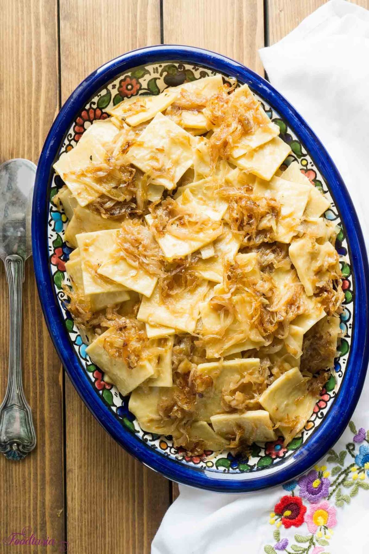 Hungarian Cabbage Noodles with Caramelized Cabbage and Onions - Káposztás Tészta🇭🇺 76fc90124cbbeedec6f1b32c4354c2b9 (1)