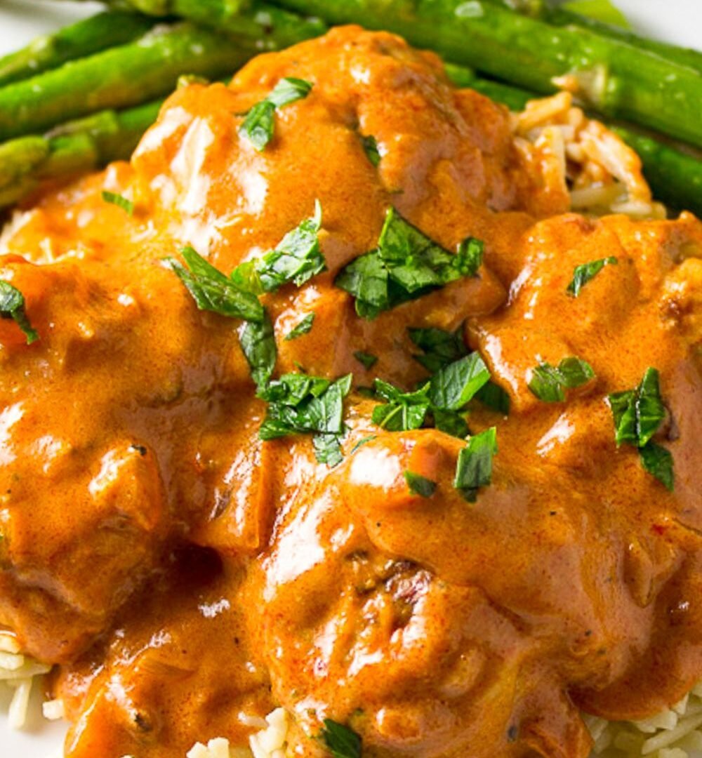 Hungarian Paprikash Chicken (With Meatballs) 767c0716952a387a56bdd1ee92f289dd
