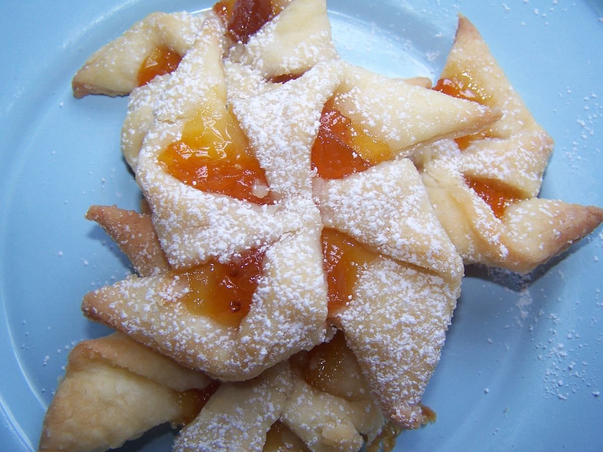 🇭🇺 Hungarian Kifli Cookies b7af70633278eec390c5639d2f7f1e25