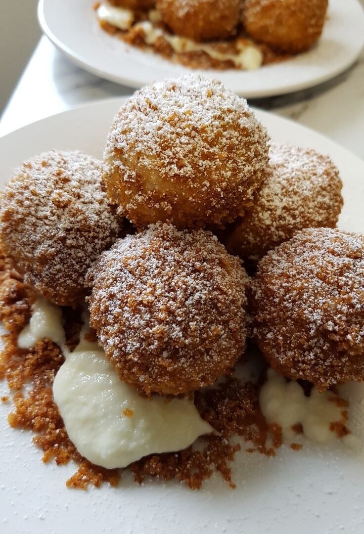Túrógombóc (Hungarian Cottage Cheese Dumplings) 5d6b8cc8e899954ee3465bc8b93c81b0
