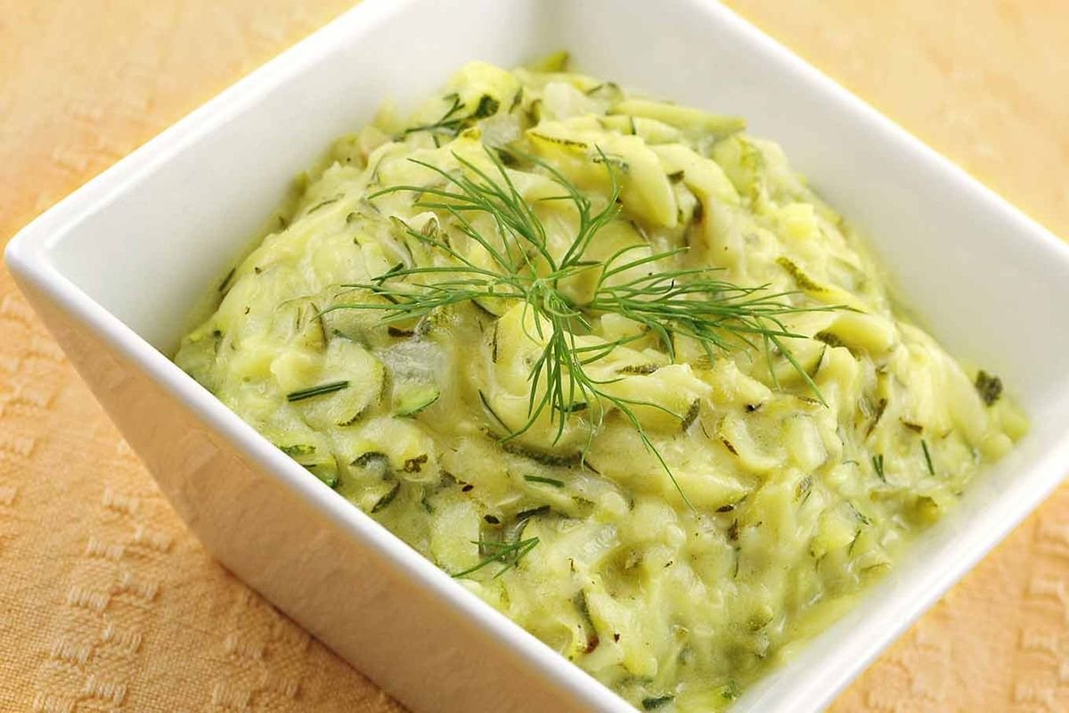 🇭🇺 Hungarian-Style Summer Squash with Dill (Tökfőzelék) 4fba4687391f54752db573e2727389ba