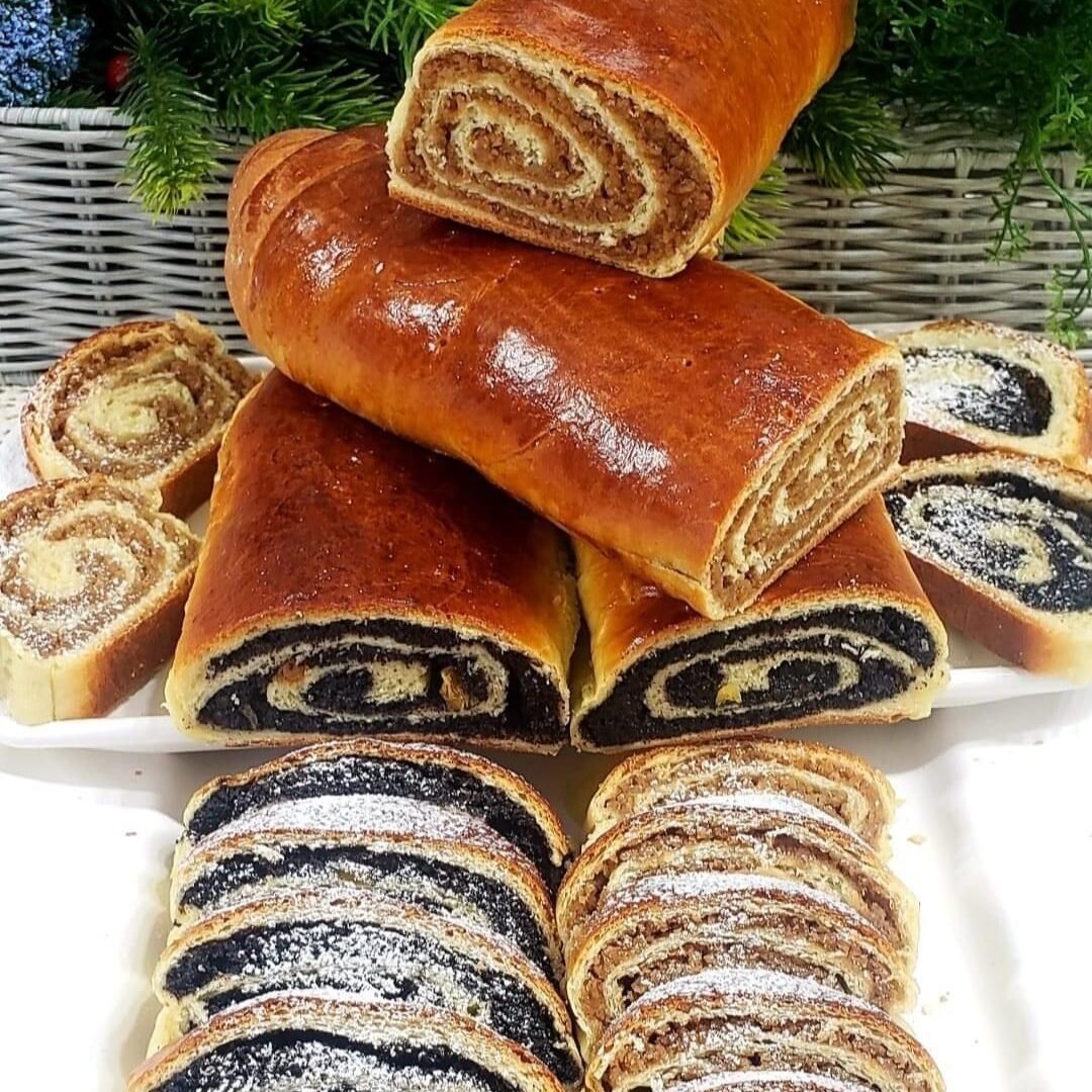 Hungarian Beigli, Walnut & Poppy Seed Roll Cake 9db35bac7099774f7f572aeb3f109fe0